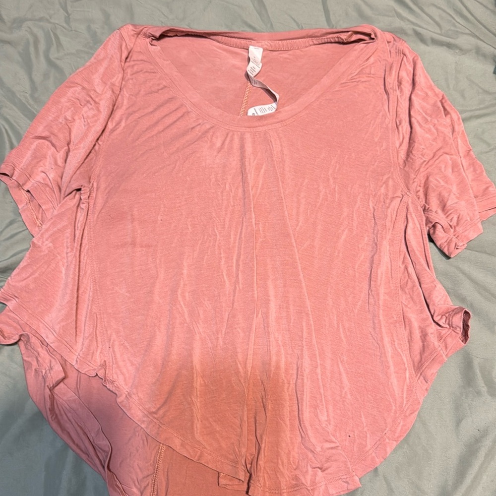 Super cute flowy pink lulu lemon top